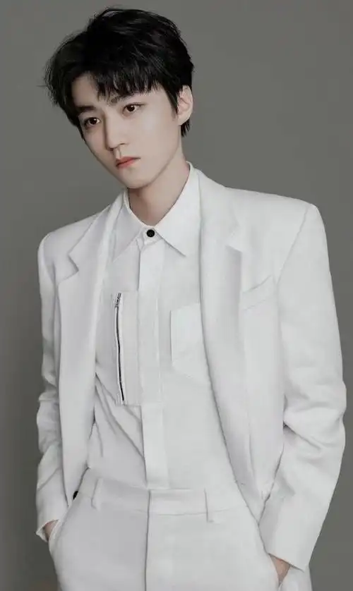 王俊凯神图壁纸