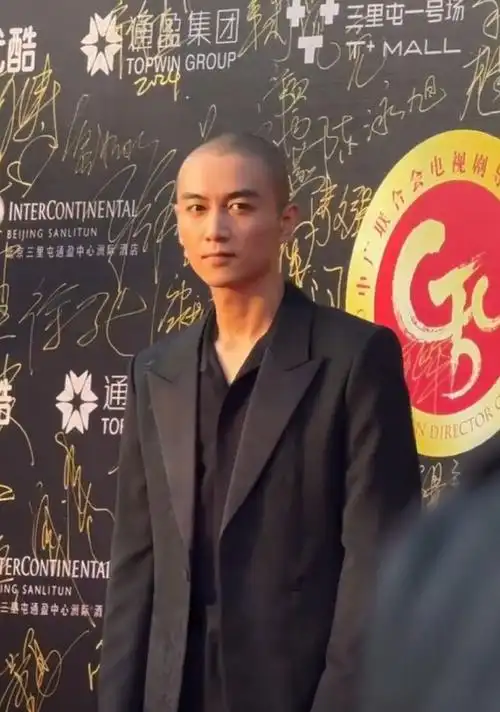 陈晓:从没喜欢过赵丽颖,不配合刘亦菲炒cp,一心只爱陈妍希