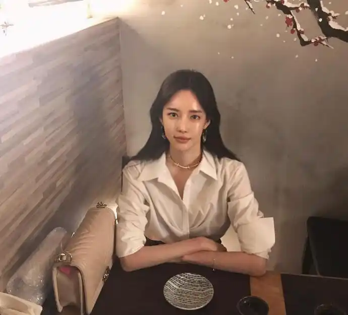 潘南奎网红整容黑料潘南奎个人资料曝光,潘南奎整容前照片遭扒.