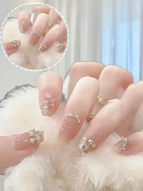 秋冬高级感珍珠美甲!又温柔又显气质 简直美腻到我心里了～#超 - 抖音