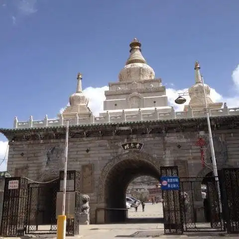 塔尔寺大门 塔尔桥清真寺