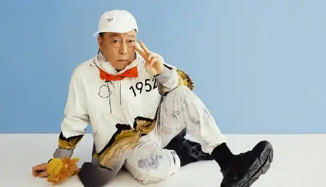 倪大红新戏演爷爷拍封面打扮新潮比小鲜肉抢镜一看就挺作