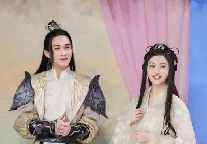 之前几期节目迎来了张哲瀚,龚俊,毛不易,张彬彬,景甜,谭松韵,钟汉良