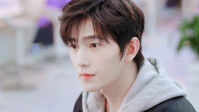 杨洋哪部戏火起来的(杨洋几乎同一个发型出演3部类似的剧)