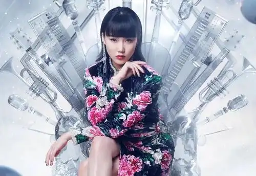 凭《浪姐》翻红,一开口就让人浑身"痒"的「作精」黄龄,竟然"糊"了13年