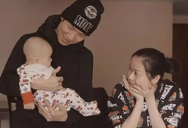 藏了这么多年,原来她就是陈楚生妻子,难怪为了她不惜得罪全世界