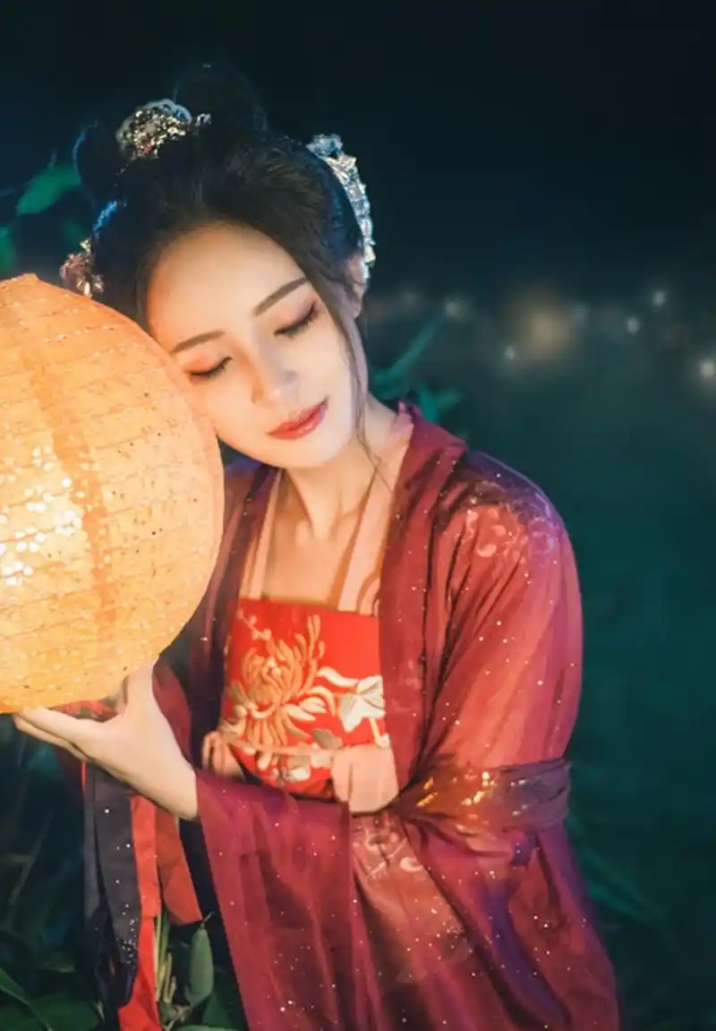 军婚:《甜妻撩人:军少心尖宠》熬夜追完,甜炸,值得入亢!