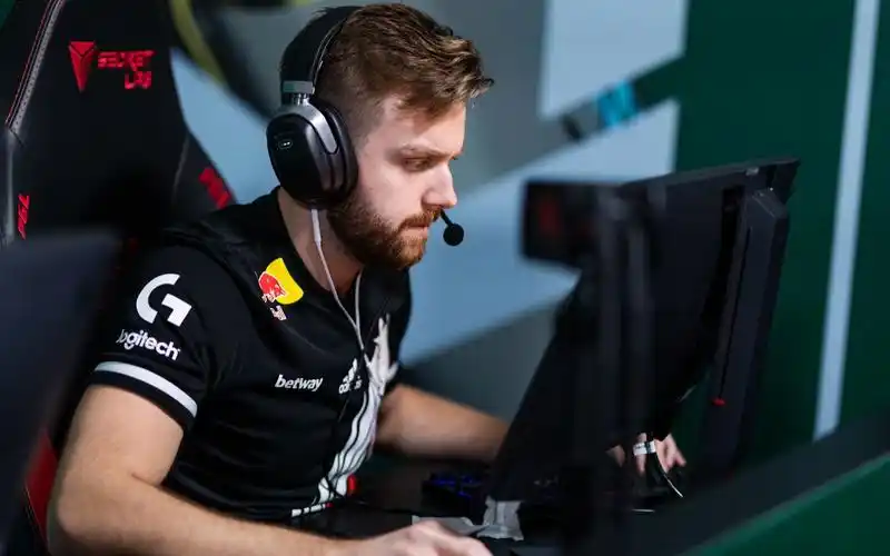 【中文字幕】niko的csgo设置详解-桌面,显示器,游戏设置,准星等