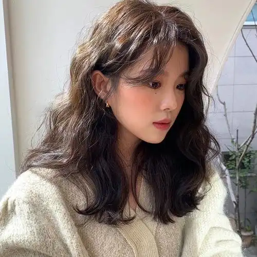 中长卷发哪种好看(超流行的五款中长卷发)