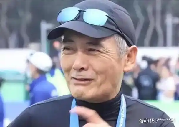 69岁周润发朝阳公园跑步!手臂长满小肉球,目击者称身高超180