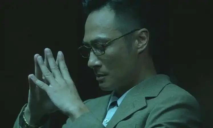 倪永孝gif冷漠gif双手合指gif向上看gif吴镇宇gif帅气gif无间道2gif