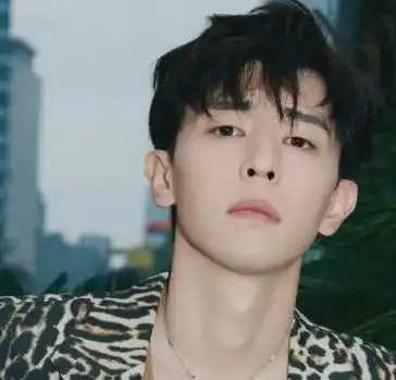 "退网"一年后,再看邓伦哪些敛财钱手段,远比你想象的高明!