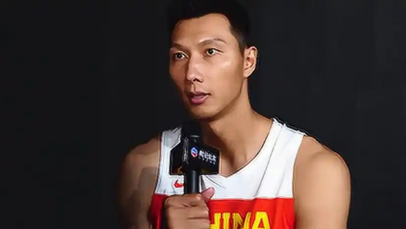 易建联五大经典语录,自嘲不是合格领袖,请你喝拉菲成篮坛名场面