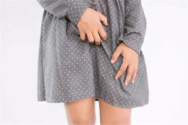 女性下面痒是什么原因(女性外阴瘙痒是怎么回事) - 百百科