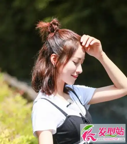 明星半丸子头谁最美今年最流行半丸子头扎发