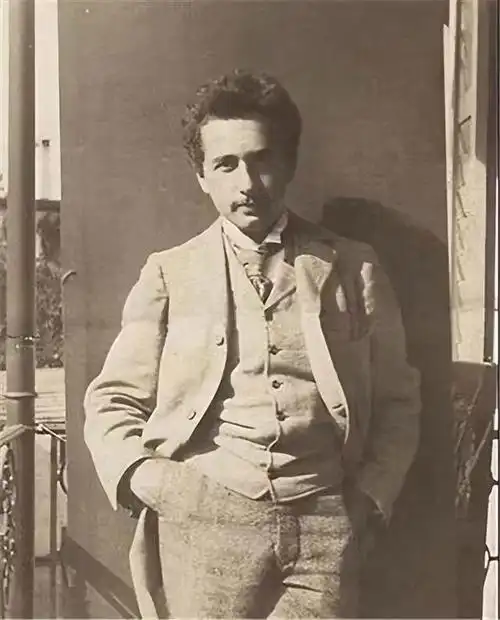 英国的天才叫牛顿,德国的天才叫爱因斯坦,那中国的天才叫什么?