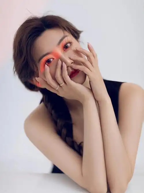 分手后拍照必备高冷女神形象