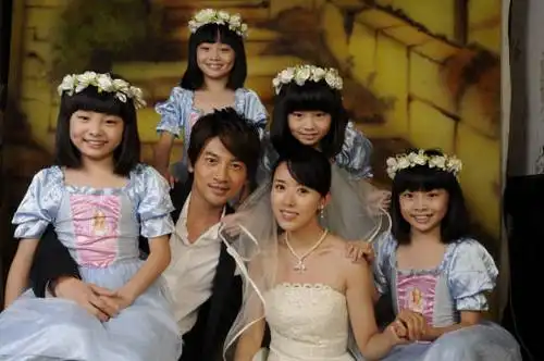 如今两人的孩子照片也曝光了,这是对苏有朋来说这是一个大喜的日子