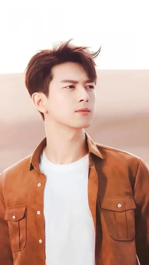 帅气男友李现时尚休闲阳光写真,高清图片,手机锁屏桌面-壁纸族