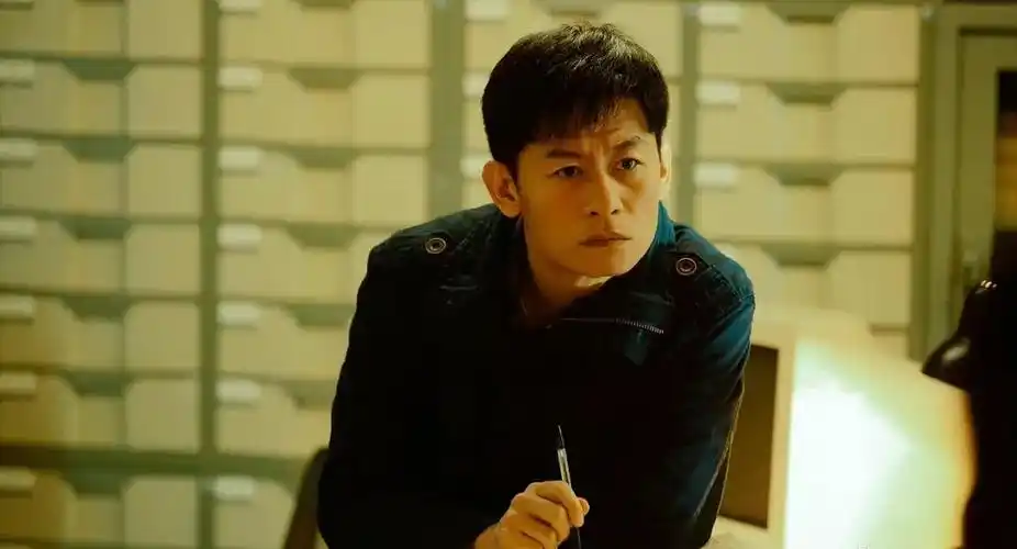 从大学老师到影视演员,一路霸屏,李健堪称十年磨一剑_角色_剧中_形象