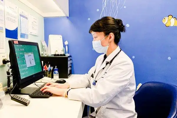 和睦家医生线上解答患者问题