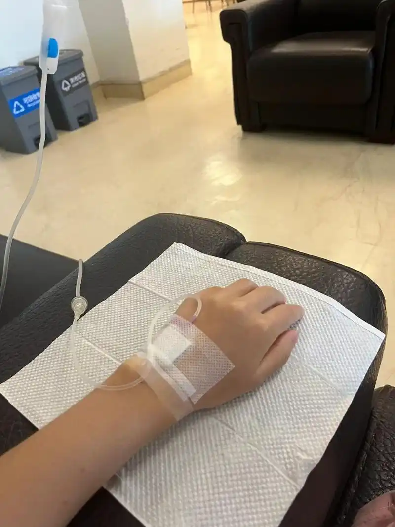 2左右,昨天下午去打了点滴,由于输液室开了空调,再加上自己发烧的原因