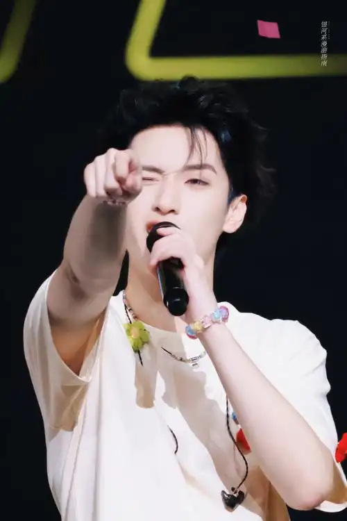 严浩翔叁重楼暨出道四周年演唱会