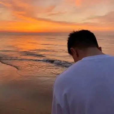 2023最新唯美有型背影男生头像