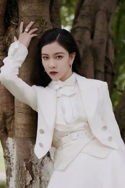 翻翻宋妍霏的微博,发现姐姐的爱好真是广泛.