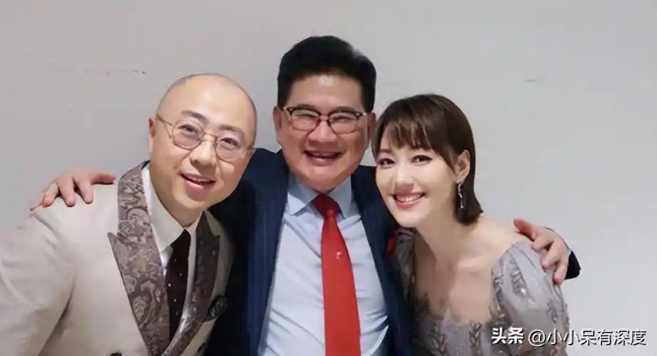 女子王冠近照,她已经快要40岁了,她的感情问题,依旧是一个谜!