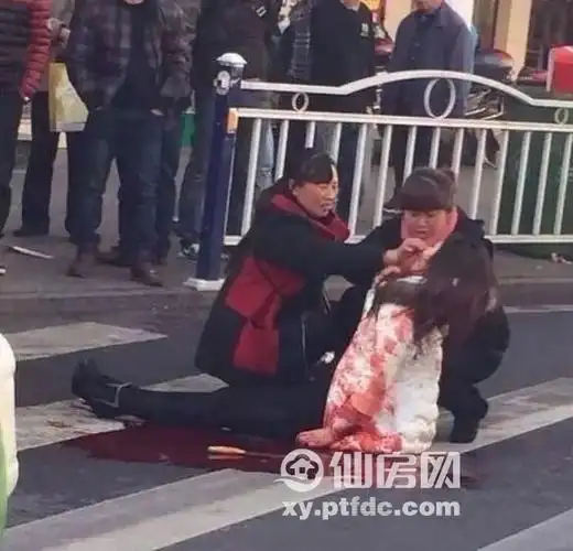 莆田步行街一年轻女子遭前男友刺杀身亡系情杀