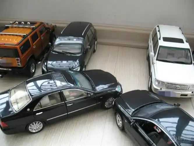 宝马遭路虎堵路被指造谣,车位纠纷频繁,车主素质真跟不上财力?