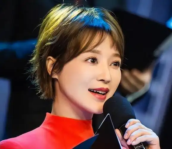 也有这个世纪的"最美央视女主持"胡蝶