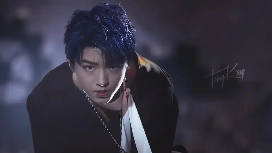 08.13 tfboys南京四周年演唱会 图源cr.logo