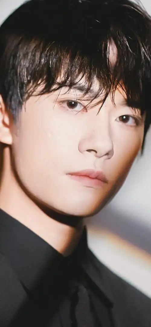 耶耶耶易烊千玺美图