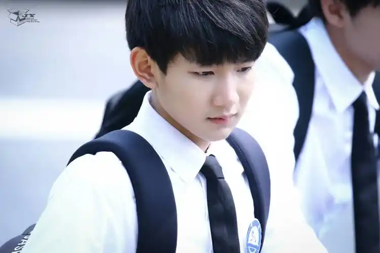 王源超少年密码cr:logo