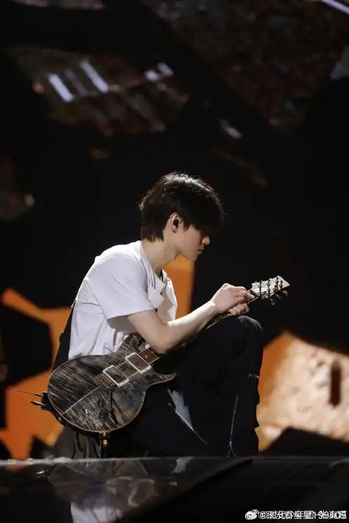 张真源超话#二代应援色all绿唯一特权张真源##张真源  出道三周年快乐