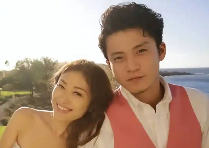 原创小栗旬裸照门后首现身与妻子山田优约会泷谷源治也变油腻了