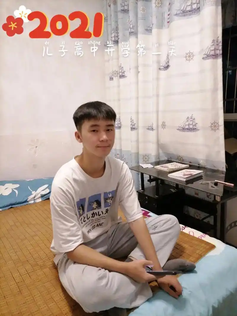 儿子第一次住校,离开父母独立生活!不知道是否适应,为娘各种担 - 抖音