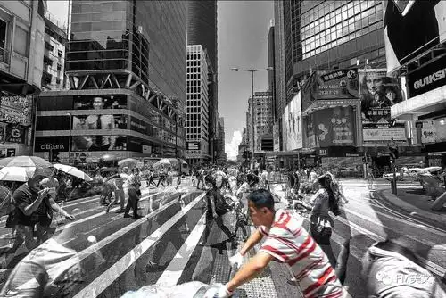 镜头里的不经意,最熟悉的过路人