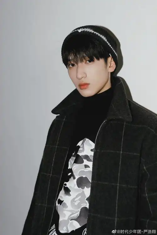 严浩翔更新了一组静电随拍好帅