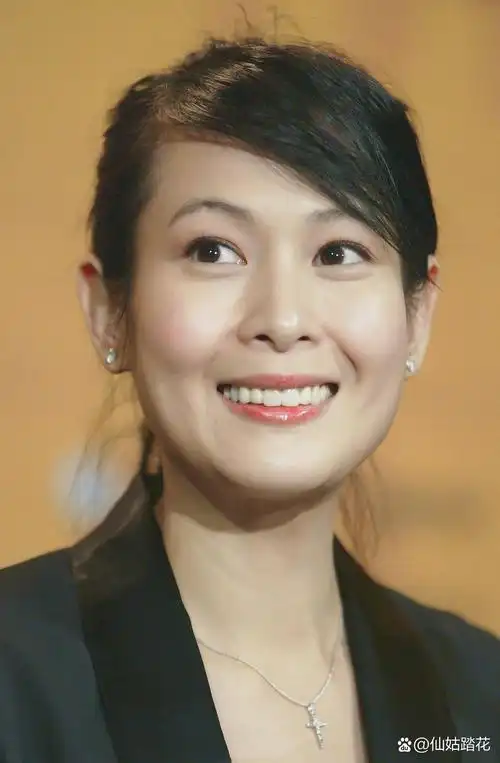 表面是艺人,实际上家世显赫的六位明星.