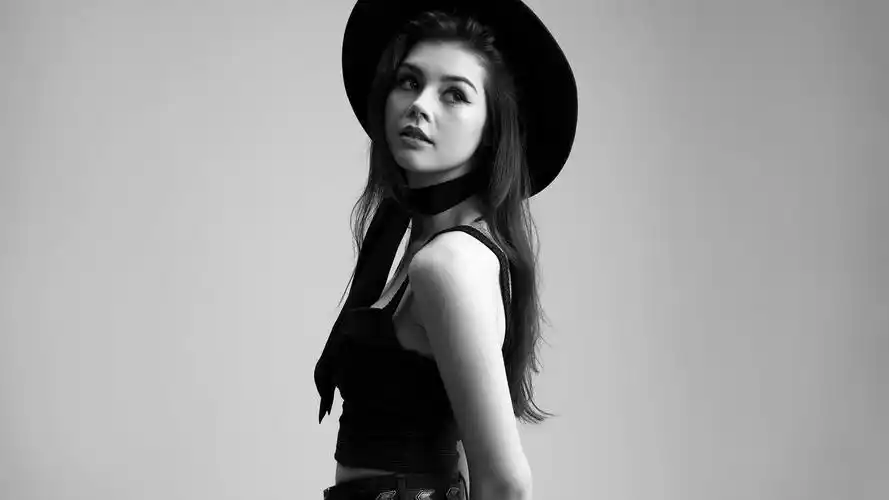 elise-trouw黑白高清壁纸