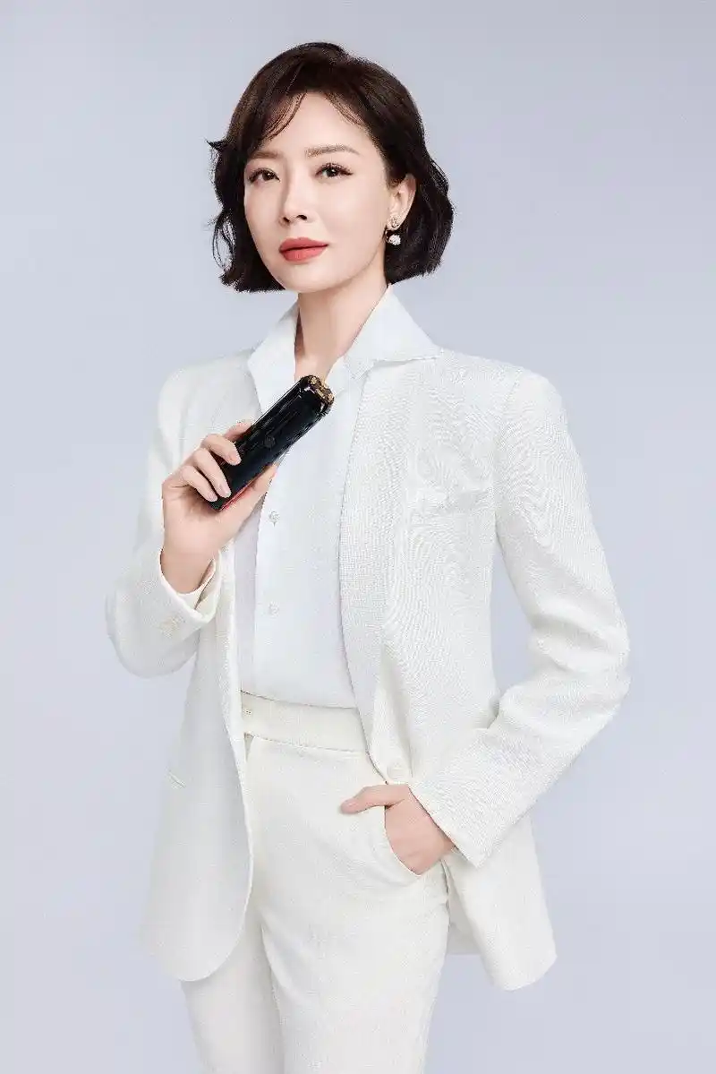 颜值与气质并存的时尚女神陈数代言seayeo