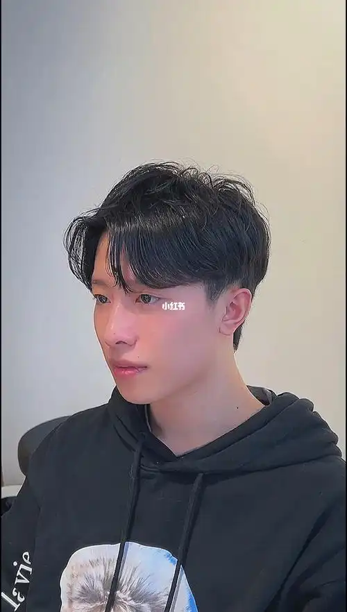 男士发型气垫纹理烫男生好打理的发型