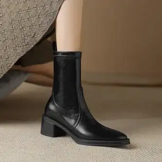 皇属vaahsuxm高跟短靴女2023年新款侧拉链尖头弹力显瘦靴棕色马丁靴女