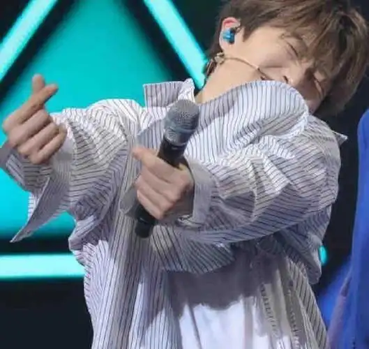 范丞丞  #人见人爱范丞丞花见花开福西西  #向全世界安利范丞丞