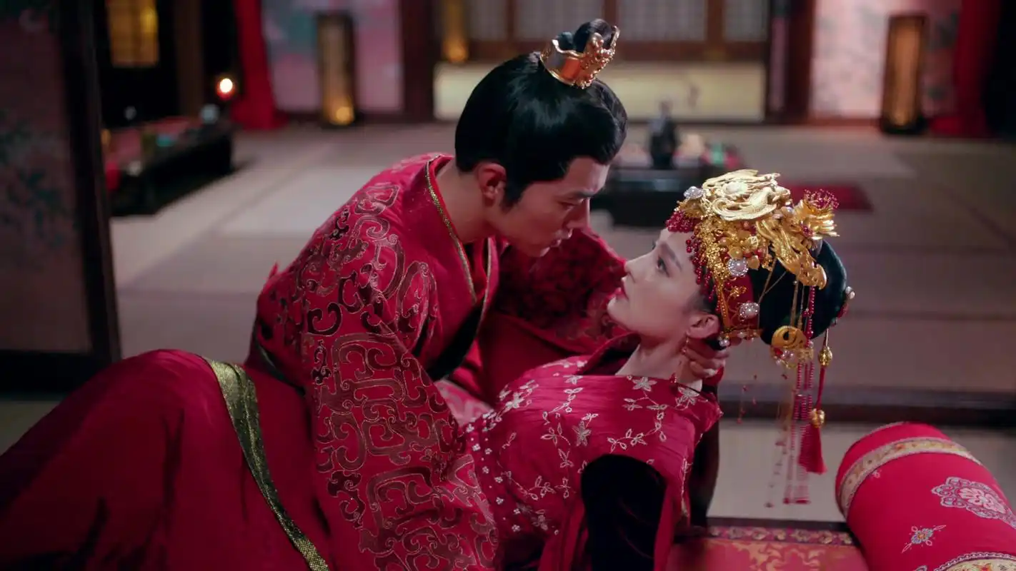 由李沁,王大陆,肖战,辛芷蕾,郭书瑶等人主演的古装爱情剧《狼殿下》