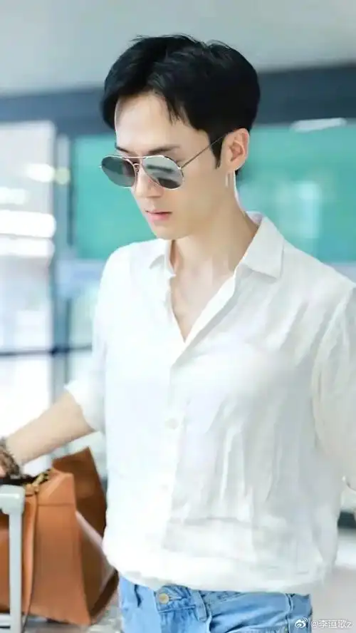 《神仙哥哥——茅子俊》墨镜一带 自成一派#气场全开 #茅子俊 - 抖音