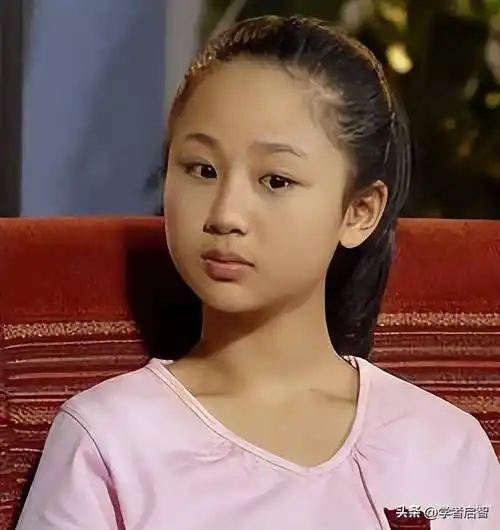 吃完"小雪"红利的杨紫,已经走上了另一条康庄大道_儿女_小时候_下巴